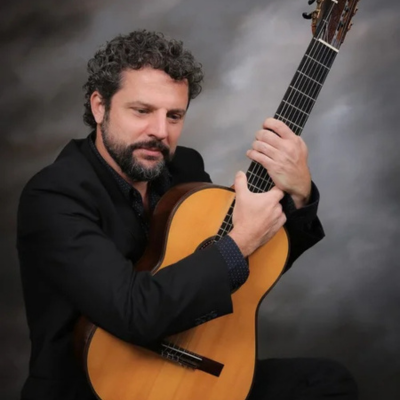 Douglas Lora